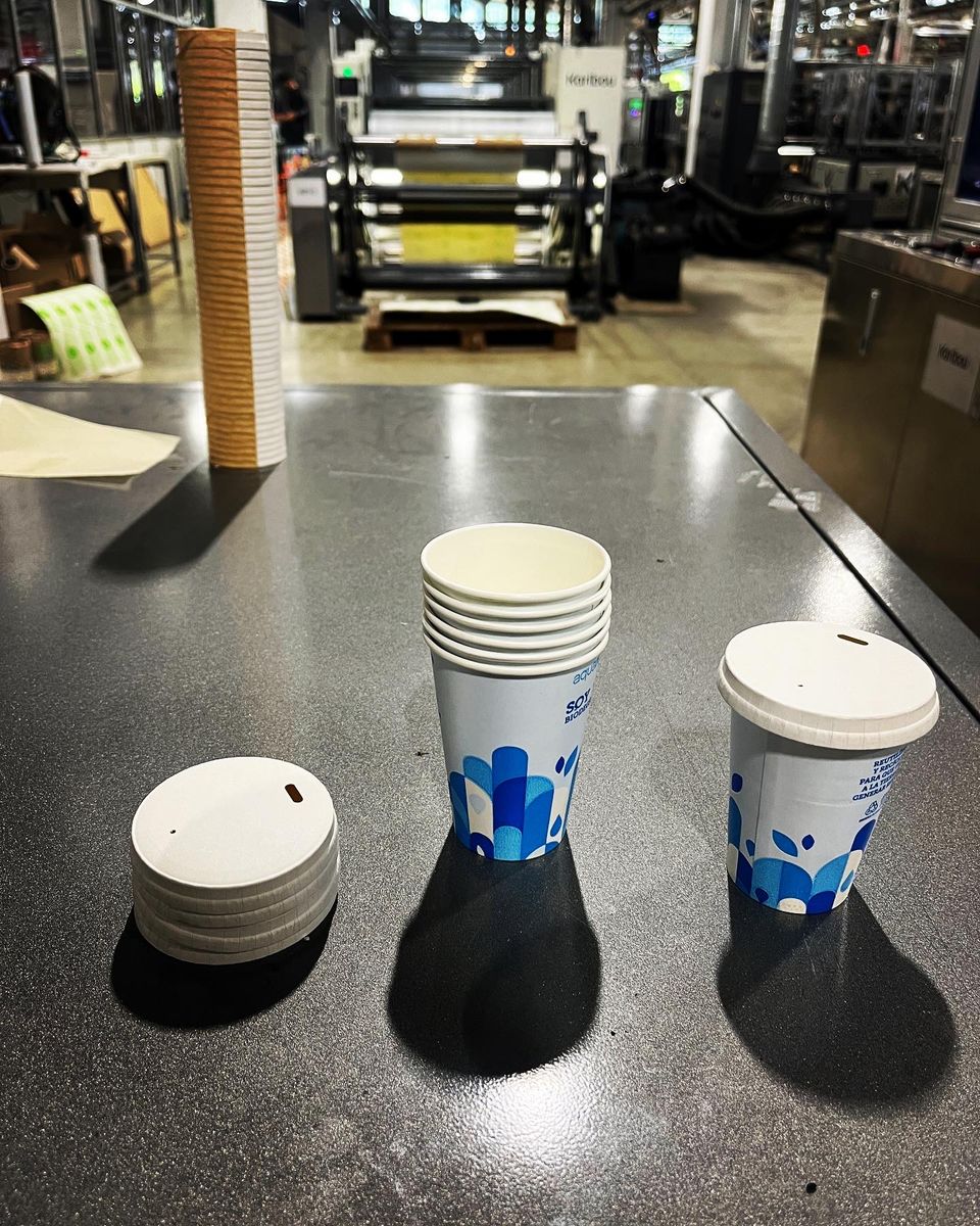 Producto: vaso y tapa